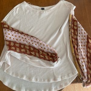 We the free, Free People Sweater with detailed puff sleeves!